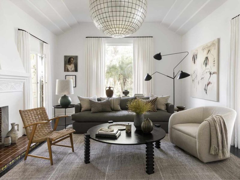 spanish-art-deco-home-tour-living-room-0120-2000-e206e51ef737424aaa6eab5f500f5b84